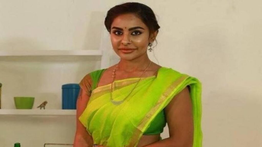 Sri Reddy fire on star anchor saying she takes lakhs in one night