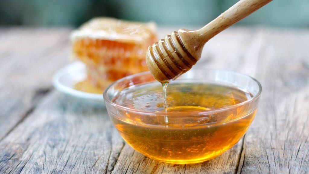 Incredible Health Benefits of Honey During Winter