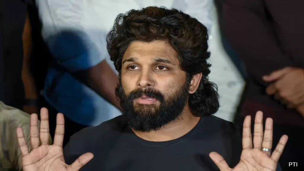 Star hero fans are laughing at Allu Arjun crying