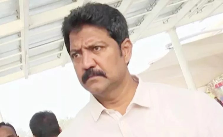 YCP leader Vallabhaneni Vamsi under police investigation