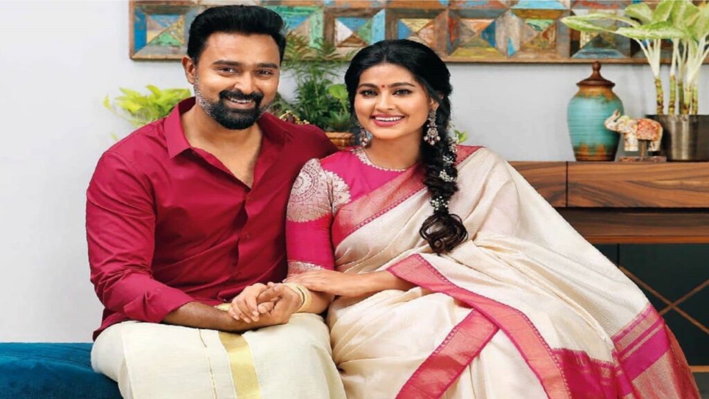 Sneha divorce from her husband