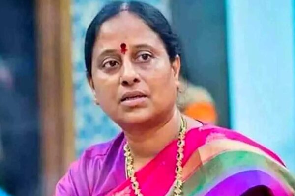 Konda Surekha slams uttam kumar reddy