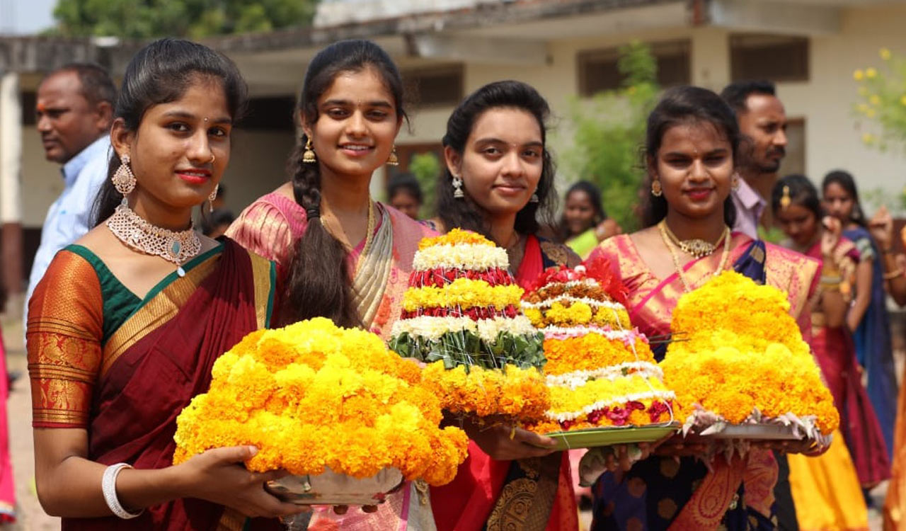 Bathukamma a pageant of Telangana tradition