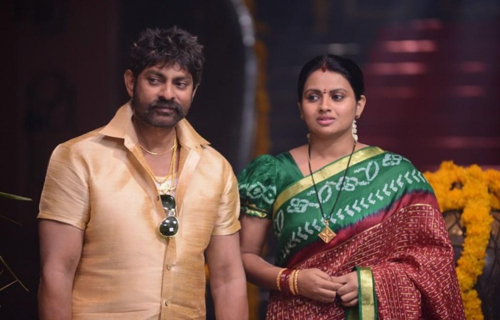 Heroine offer to Jagapathi Babu