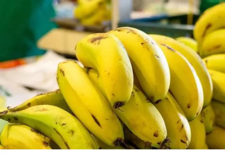 Is it safe to eat Bananas in monsoon