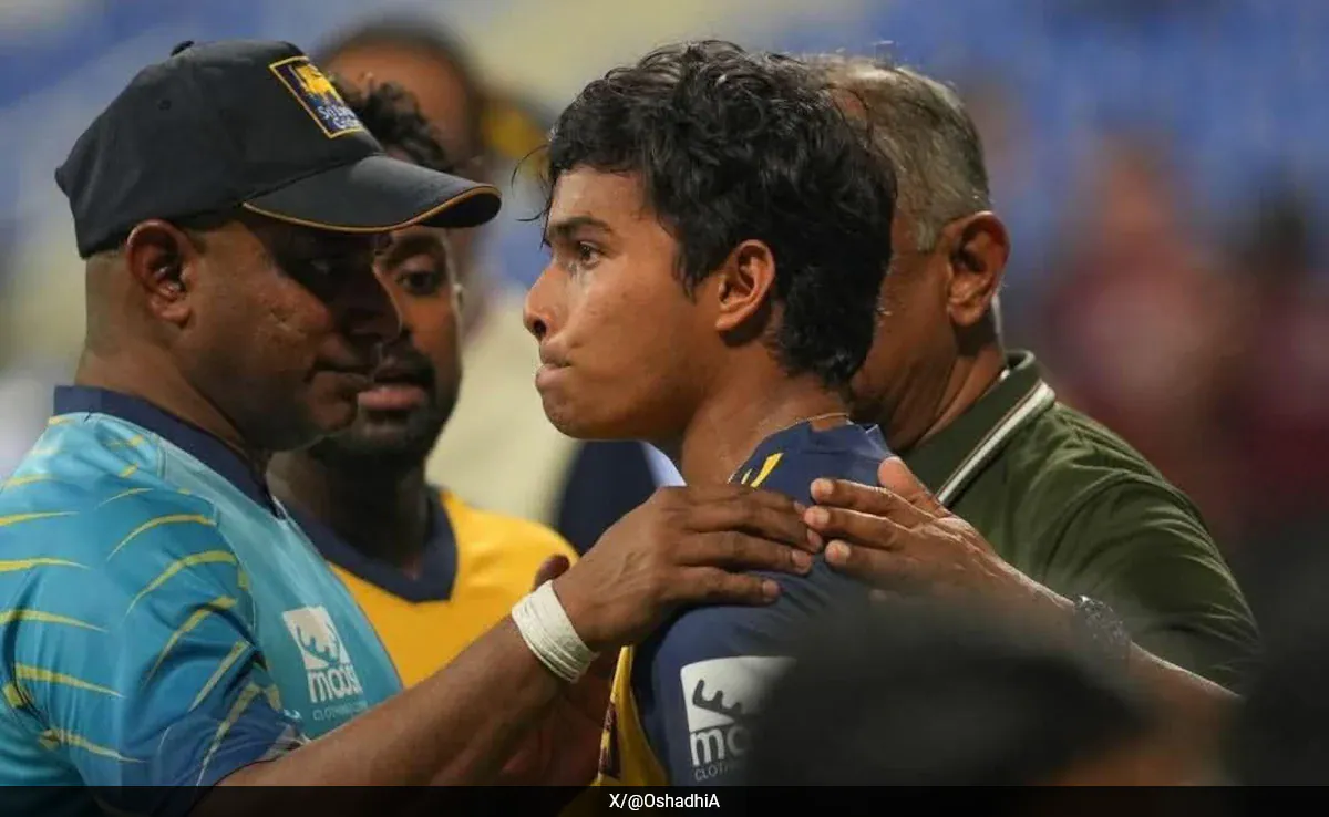 Srilanka player Dunith Wellalage lost his father