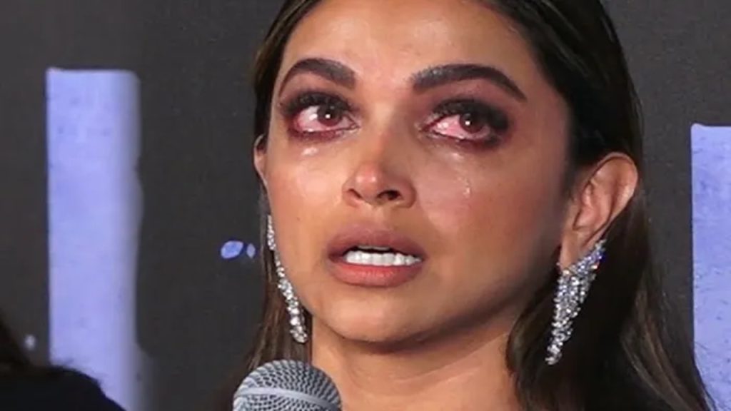 Netizens Fire on Deepika Padukone