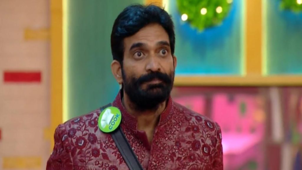 Ladies fire on Bigg Boss 9 contestent 