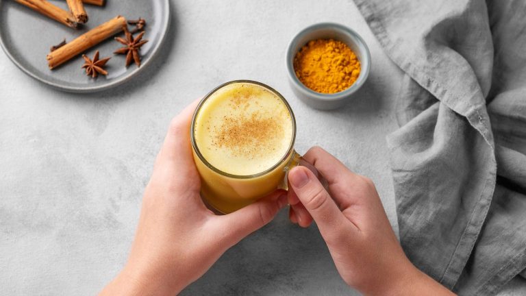 Cinnamon milk health benefits daily