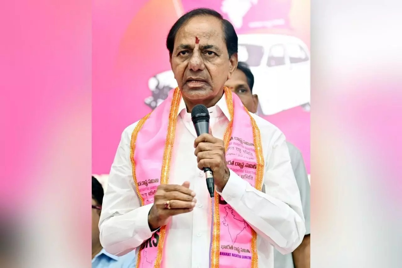 KCR enters Jubilee poll with force