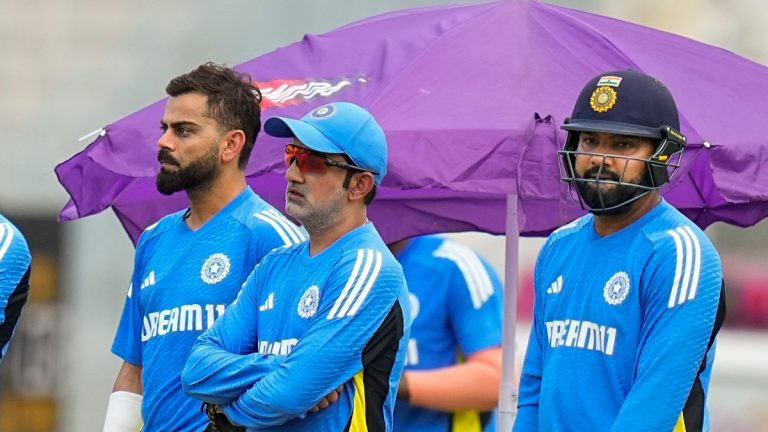 Kohli Strong Message To Gambhir Agarkar