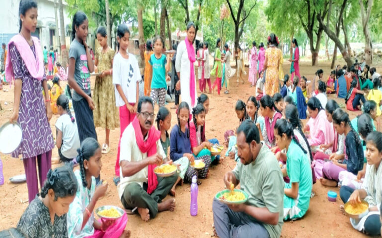 ఆశ్రమ పాఠశాల సమస్యలు పరిష్కరించాలి : బొజ్జ చిన వెంకులు