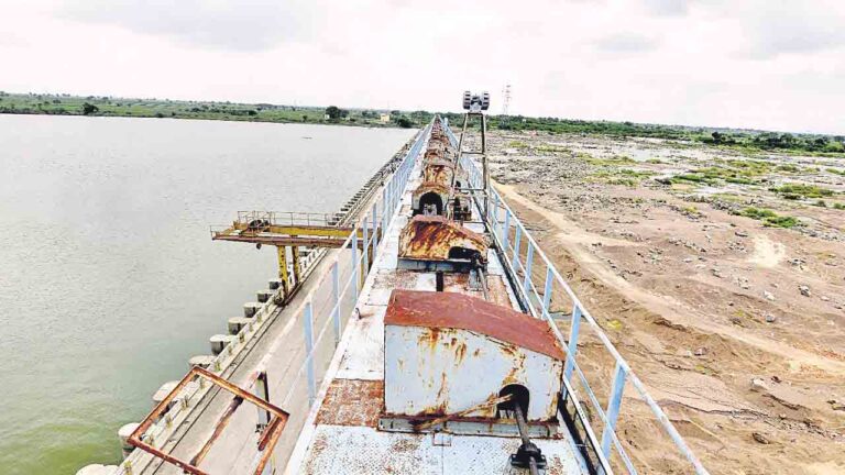 Karnataka water Telangana drought image