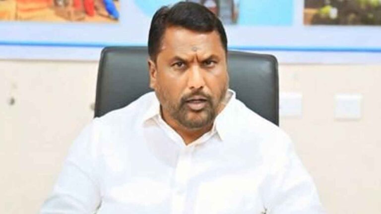 గురుకుల అధికారులపై మంత్రి అసహనం