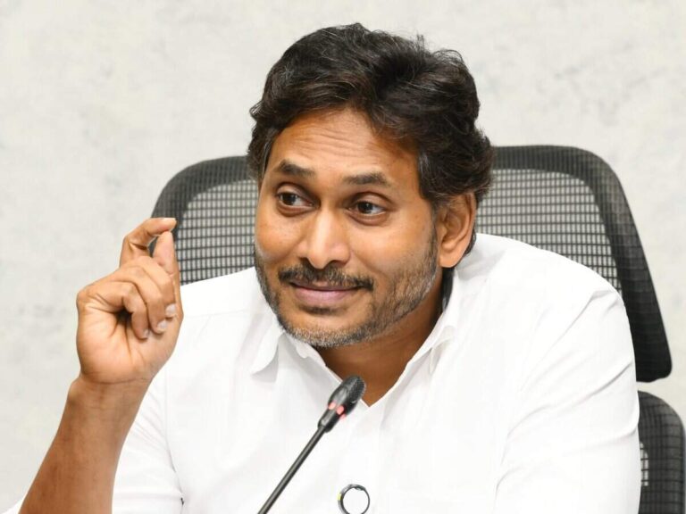 మేమూ కాక్రోచ్ లమే అన్నావుగా జగన్.. ఇప్పుడేమైంది?