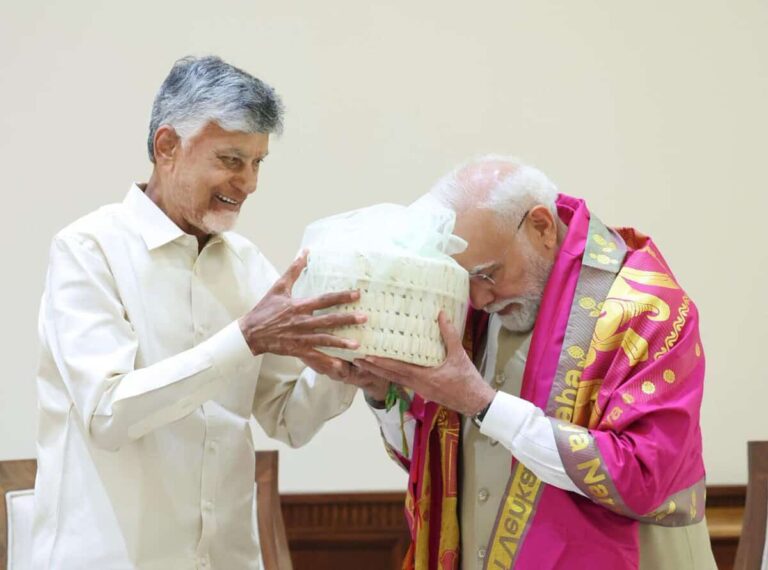 మోడీ చంద్రబాబుతో ప్రకటన చేయిస్తారా