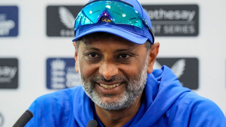 రోహిత్ శర్మపై ఒత్తిడా? నవ్వుతారు: అత్యుత్తమ బ్యాటింగ్ కోచ్ | భారత బ్యాటింగ్ కోచ్ సితాన్షు కోటక్ రోహిత్ శర్మ రిటైర్మెంట్‌ను కొట్టివేసాడు మరియు కోహ్లీ మరియు గంభీర్ మధ్య విభేదాలు