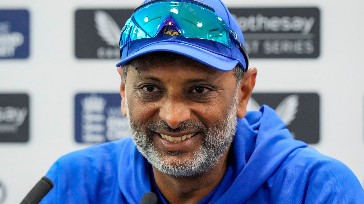 రోహిత్ శర్మపై ఒత్తిడా? నవ్వుతారు: అత్యుత్తమ బ్యాటింగ్ కోచ్ | భారత బ్యాటింగ్ కోచ్ సితాన్షు కోటక్ రోహిత్ శర్మ రిటైర్మెంట్ను కొట్టివేసాడు మరియు కోహ్లీ మరియు గంభీర్ మధ్య విభేదాలు