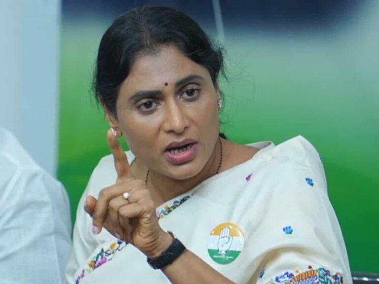 షర్మిలకు రెండు ఛాన్స్‌లు.. వదులుకుంటారా? పట్టుకుంటారా?