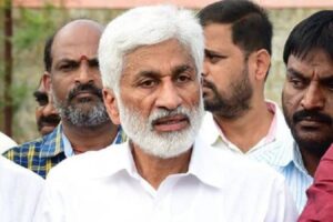 సొంత పార్టీ లేనట్టే... సాయిరెడ్డి వెనుకడుగు రీజనిదేనా?