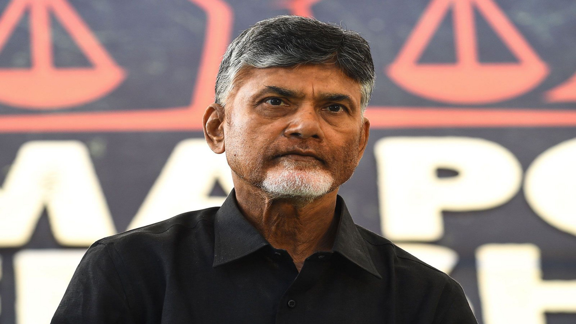 chandrababu-naidu-lookalike-in-meeting