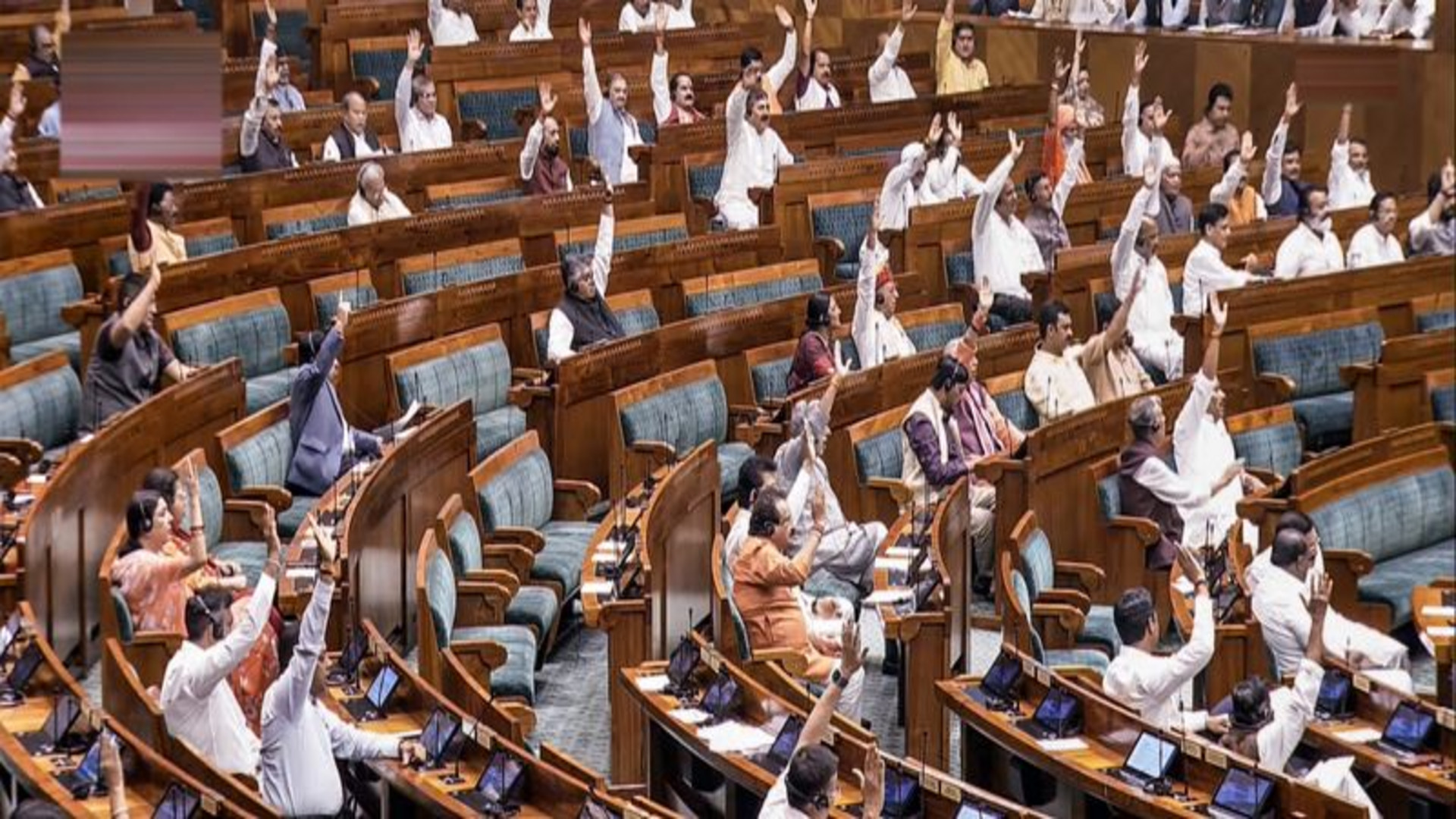 parliament-session-chaos-continues