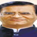 dr yadav: 50 ఏళ్ళు దాటిన మహిళలకు కీళ్ళ నొప్పులు ఎందుకు వస్తాయో తెలుసా? dr-yadav-bone-health-tips