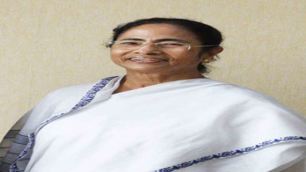 మమతా బెనర్జీ నుంచి కంగనా వరకు: మహిళా నేతలపై వరుస దాడులు!!