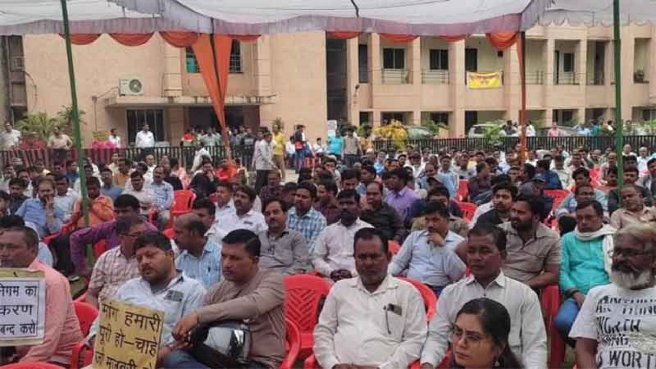 Power privatization: షాకింగ్.. విద్యుత్ ప్రైవేటీకరణతో సామాన్యుడిపై భారం! power-privatization-electricity-board-government