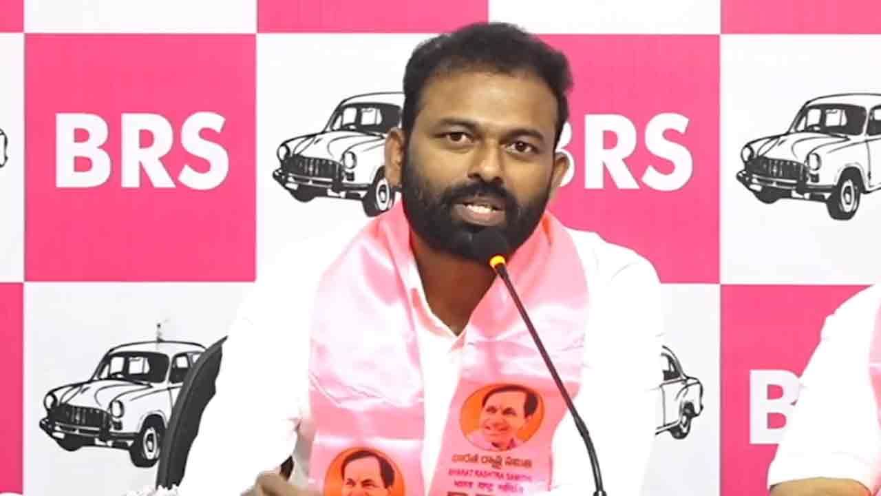 sathish-reddy-seethakka-mulugu-premier