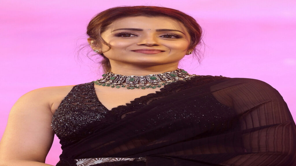 Trisha Krishnan: త్రిష నోటి దూల.. తమిళ రాజకీయాలపై కామెంట్లు!!
