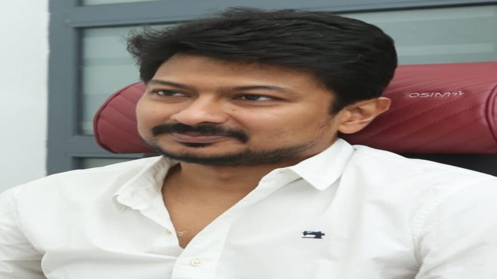 Udhayanidhi Stalin: ఉదయనిధి స్టాలిన్ ఎమోషనల్..అరెస్ట్ అయ్యే ముందు కుటుంబ సభ్యులను ఆలింగనం చేసుకుని!!