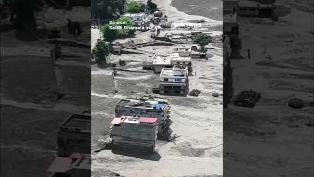 nepal-flashflood-shorts-rescue-live