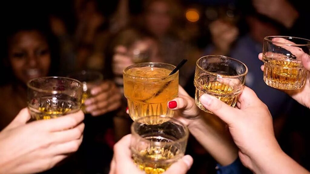 Hyderabad Farmhouse Party: 108 మంది విద్యార్థులు పట్టుబడటానికి అసలు కారణం ఏమిటి?