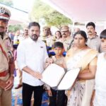Revanth Reddy: పోలీసు అమరవీరుల కుటుంబాలకు ఎక్స్గ్రేషియా రూ.కోటి.. సీఎం రేవంత్ ఇచ్చిన భరోసా ఏంటి? Revanth Reddy