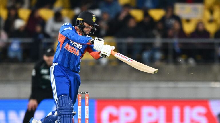 NZ: అభిషేక్ శర్మ విధ్వంసకర శతకంతో టీమిండియా సిరీస్ కైవసం చేసుకుందా?